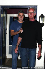 组图：皮特好事将近包场宴请好友乔治-克鲁尼