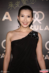 组图：天心发表不生宣言 窃喜男人缘反而变好