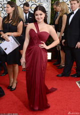 组图：金球奖女星红毯 沃特森露背亚当斯八字奶