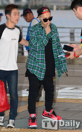 组图：BigBang成员GD与f(x)休闲装扮赴美