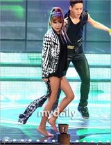 组图：鸟叔获首尔歌谣大奖最高奖 全场起立鼓掌