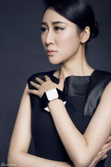 组图：王宁蕾丝镂空装魅惑出镜