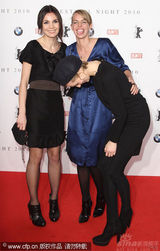 幻灯图：群星齐聚电影节之夜活动 布吉特举止出位