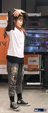 组图：韩团E2RE任《李智慧的Secret》节目嘉宾