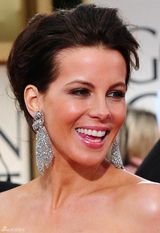 高清图：金球奖红毯凯特-贝金赛尔抹胸礼服性感