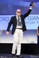 组图：詹弗兰科凭《罗马环城高速》获金狮奖