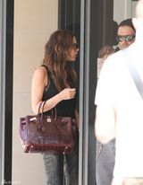 组图：贝克汉姆千金首曝光 小脸肉嘟嘟可爱至极