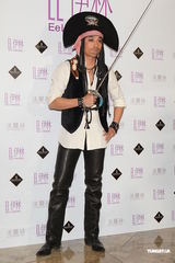 高清组图：伊林尾牙妖气通天 名模搞怪叹为观止