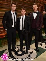 组图：奥斯卡皮特吻猛男 劳伦斯没得奖就用抢