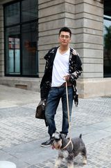 组图：张丹峰休闲写真 展现潮男时尚生活态度