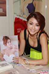 组图：黄榕批嫩模难登大雅之堂