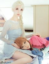 组图：各国粉丝神COS冰雪奇缘 YY姐妹百合情