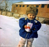 组图：杨幂童年与李亚鹏合照曝光 从小爱文艺