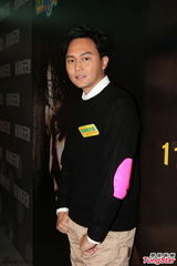 组图：张智霖亮相签唱会 气质优雅帅气养眼