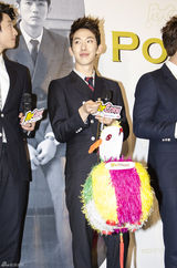 高清组图：2AM香港火热开唱 个人舞台技压全场