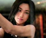 组图：汤唯登《Cosmopolitan》 影后演绎光影童话