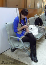 幻灯图：流行语霸占春晚四审 郭达黄宏节目反响平平