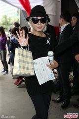 组图：高凌风公祭好友送行 儿子盼争产风波平息