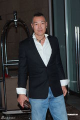 组图：港星文颂娴奉子成婚 宣布已怀孕三个月