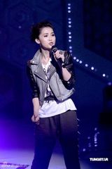 高清图：容祖儿等录节目 阿娇(钟欣桐)阿Sa(蔡卓妍)合体献唱