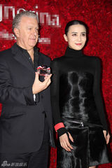 组图：小宋佳助阵品牌活动 分享魅力女性心得