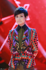 组图：李宇春任快男总评审 称想看看有没有黑幕