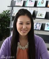 组图：50岁王姬21岁女儿美艳近照 身材高挑展妩媚