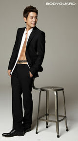 组图：韩星朴寒星朱尚旭携手拍性感内衣写真