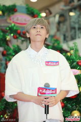 组图：JPM王子创潮牌赞助绯闻女友杨丞琳