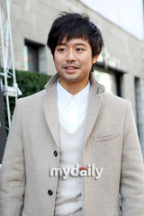 组图：郑允浩金正恩千正明出席皮鞋品牌发布会