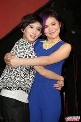 组图：戴佩妮为爱徒冷落男友 爬楼梯训练刘思涵