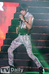 组图：朴宰范INFINITE等热唱PEPSI演唱会