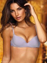 高清组图：三大超模内衣秀 坎蒂丝米兰达斗艳