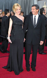 高清组图：安东尼奥-班德拉斯携妻恩爱亮相