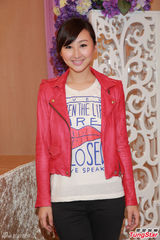 组图：陈茵媺宣传新剧挂念宝宝 暂休养年底复出