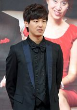 高清图：赵权等出席MBC喜剧《都是我的爱》发表会