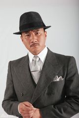 组图：《像火花》造型别致打造民国风尚大片