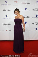 幻灯图：群星柏林出席电影活动 女星盛装亮相抢镜