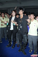 组图：汪东城曾沛慈亮相新剧发布会 汪东城自曝渴望谈恋爱