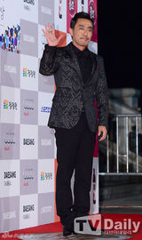 高清图：韩青龙奖金惠秀爆乳 女星裸露全身纹身