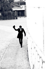 组图：保剑锋黑白大片演绎怀旧情调