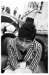 组图：井柏然写真大秀腹肌 举办握手会答谢粉丝