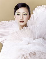 高清图：唐一菲写真披婚纱 秋日新娘释放性感魔力