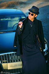 高清图：吴秀波最新暗黑写真 彰显成熟男人英雄本色