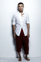 组图：张铎时尚写真变身硬朗熟男