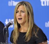 组图：《犯罪人生》发布 蒂姆-罗宾斯露灿笑