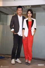 组图：李铭顺台湾拍新戏 林心如大方邀约范文芳