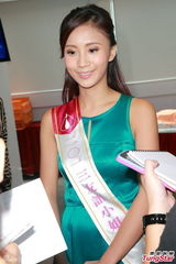 组图：港姐三甲出炉 获奖佳丽首见媒体