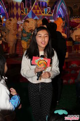 组图:《喜羊羊6》北京首映 张子枫变小粉丝助阵