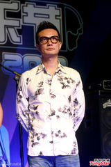 组图：李泉助阵巅峰音乐节 黑豹乐队低调亮相